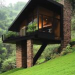 48 Stunning Slope Houses That Embrace the Landscape